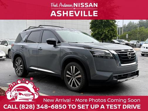 2022 Nissan Pathfinder Platinum 4WD