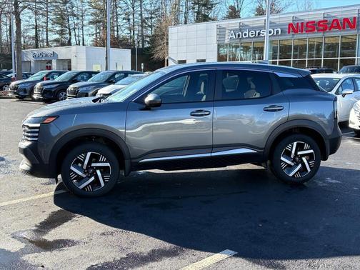 2025 Nissan Kicks SV