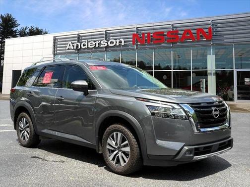 2022 Nissan Pathfinder SL 4WD