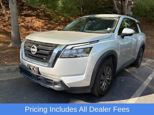Brilliant Silver Metallic 2024 Nissan Pathfinder SV 4WD