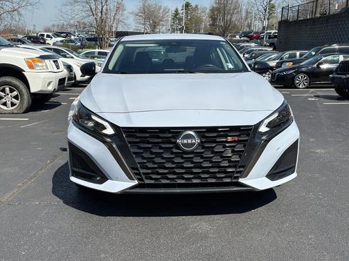 2024 Nissan Altima SR FWD