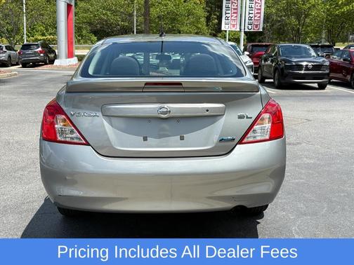 Magnetic Gray 2014 Nissan Versa 1.6 SL
