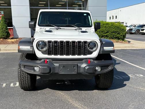 Bright White Clearcoat 2024 Jeep Wrangler Rubicon