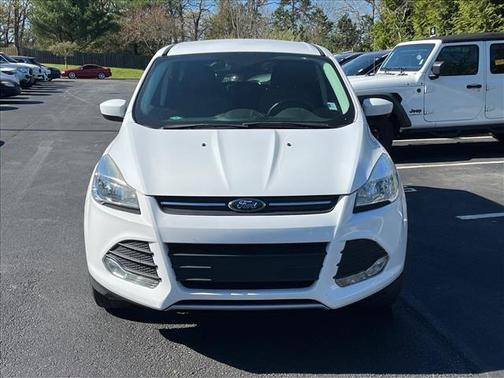 OXFORD WHITE 2016 Ford Escape SE