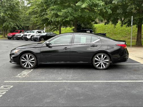 2020 Nissan Altima SR FWD