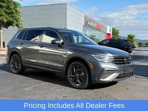 Deep Black Pearl 2024 Volkswagen Tiguan 2.0T SE 4MOTION