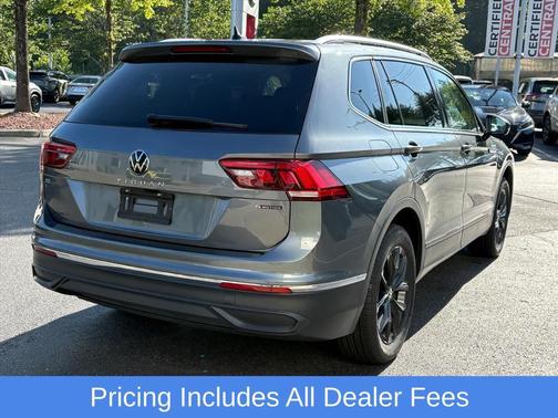 Deep Black Pearl 2024 Volkswagen Tiguan 2.0T SE 4MOTION