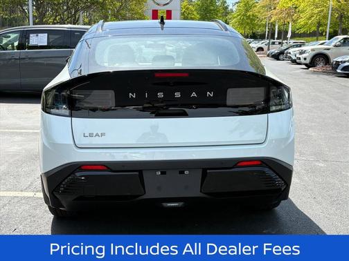 Everest White Pearl Tricoat/Black 2026 Nissan Leaf PLATINUM+