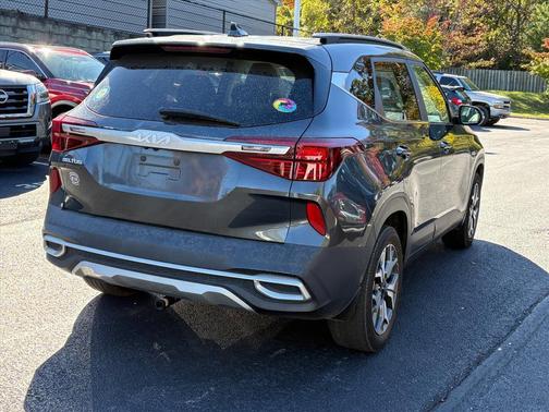 2022 Kia Seltos EX