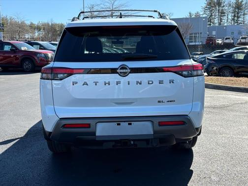 2026 Nissan Pathfinder SL