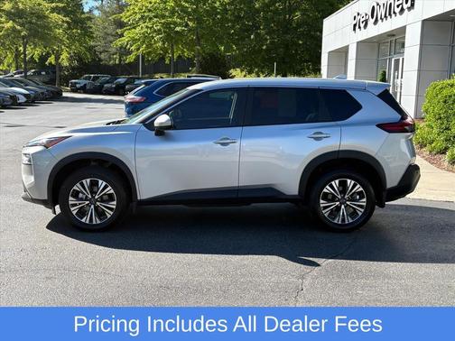 Brilliant Silver Metallic 2023 Nissan Rogue SV