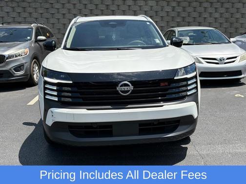 Aspen White Tricoat 2026 Nissan Kicks SR