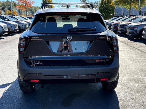 2026 Nissan Kicks SR