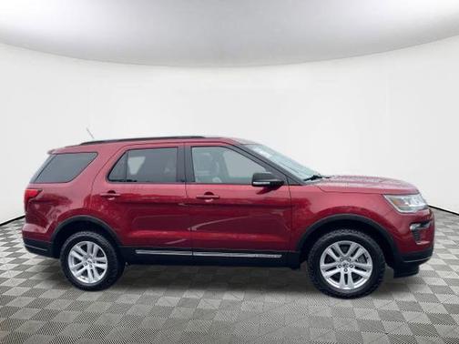 RUBY RED METALLIC TINTED CC 2019 Ford Explorer XLT