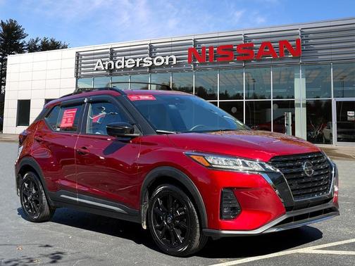 2021 Nissan Kicks SR
