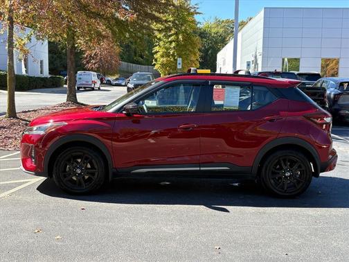 2021 Nissan Kicks SR