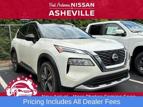 Pearl White Tricoat/Super Black 2023 Nissan Rogue Platinum