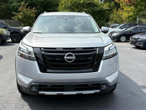 2022 Nissan Pathfinder SL 4WD