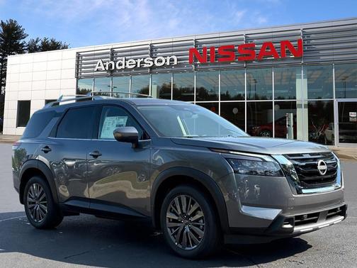 2025 Nissan Pathfinder SL 4WD
