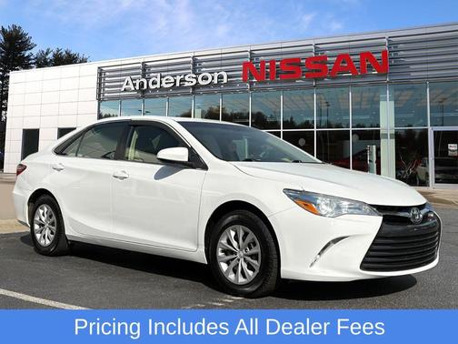 Super White 2017 Toyota Camry LE