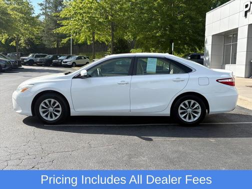 Super White 2017 Toyota Camry LE
