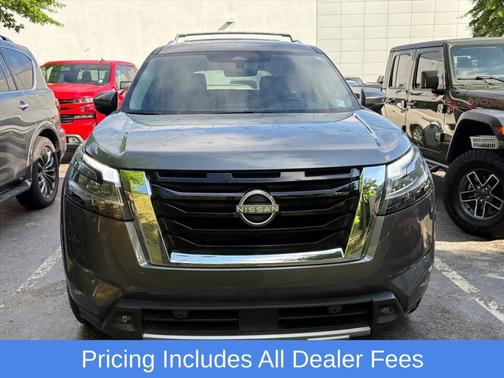Gun Metallic 2024 Nissan Pathfinder SL 4WD