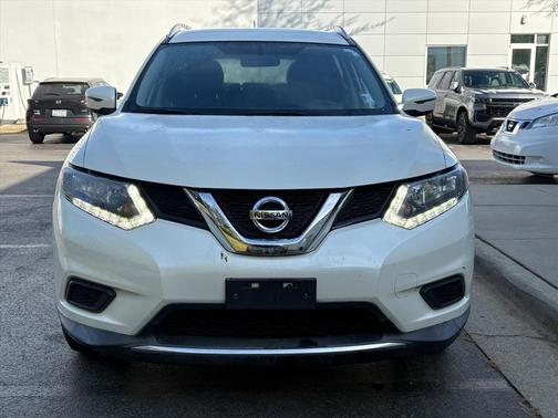Pearl White 2016 Nissan Rogue SV