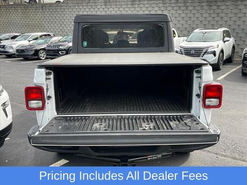 Bright White Clearcoat 2023 Jeep Gladiator Sport S