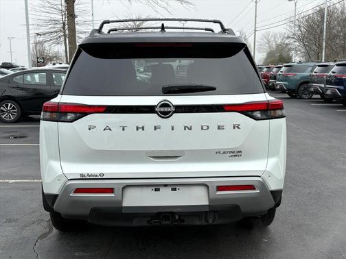 2025 Nissan Pathfinder Platinum 4WD