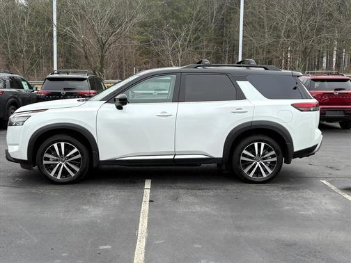 2025 Nissan Pathfinder Platinum 4WD