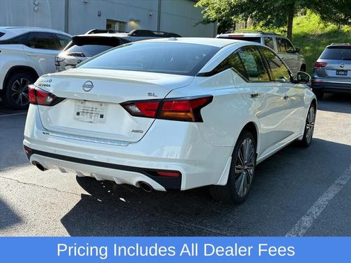 Pearl White Tricoat 2023 Nissan Altima 2.5 SL