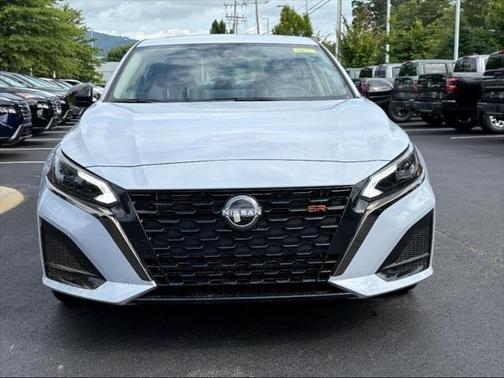 2025 Nissan Altima SR FWD
