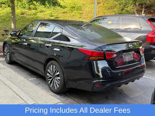 Super Black 2024 Nissan Altima 2.5 SV