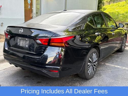 Super Black 2024 Nissan Altima 2.5 SV