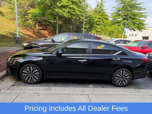 Super Black 2024 Nissan Altima 2.5 SV
