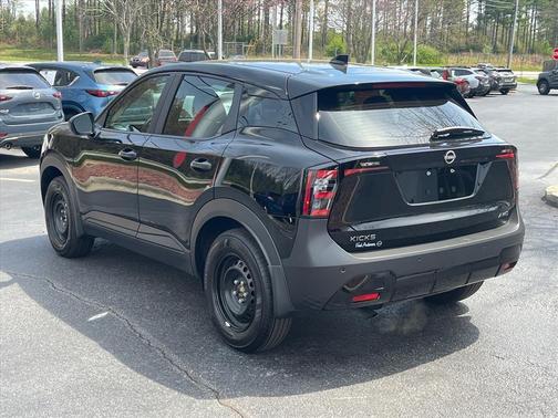 Super Black 2025 Nissan Kicks S