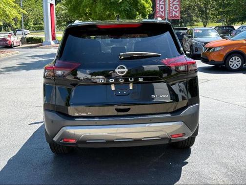 2022 Nissan Rogue SL