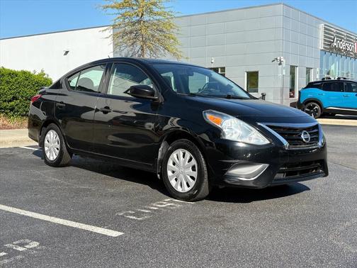 Super Black 2016 Nissan Versa 1.6 S+