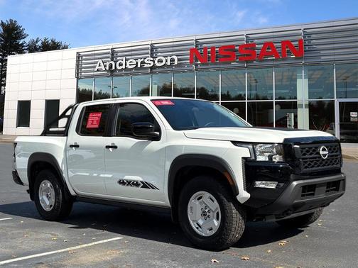 2024 Nissan Frontier SV