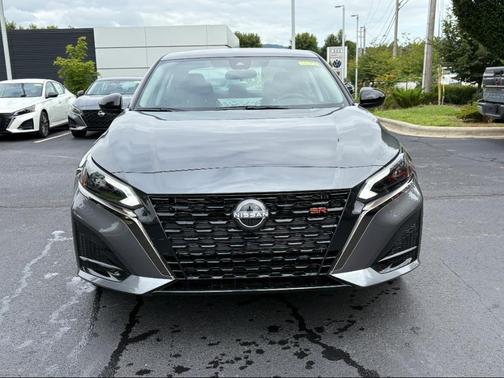 2025 Nissan Altima SR FWD