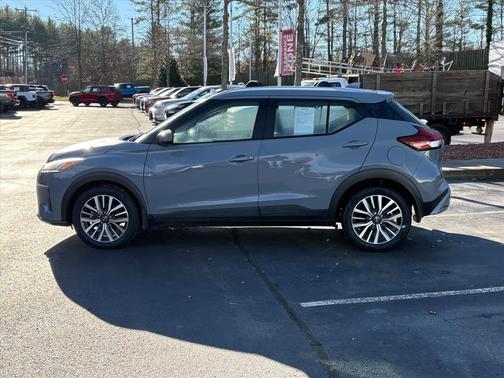 2022 Nissan Kicks SV