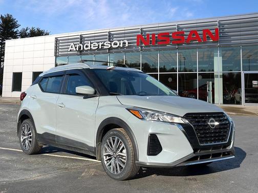 2022 Nissan Kicks SV