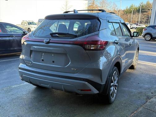 2022 Nissan Kicks SV
