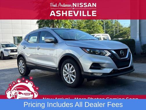 Brilliant Silver Metallic 2022 Nissan Rogue Sport SV