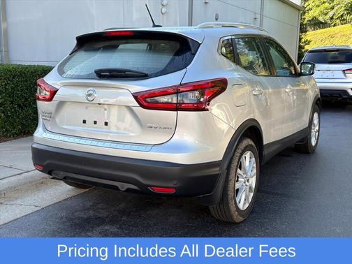 Brilliant Silver Metallic 2022 Nissan Rogue Sport SV