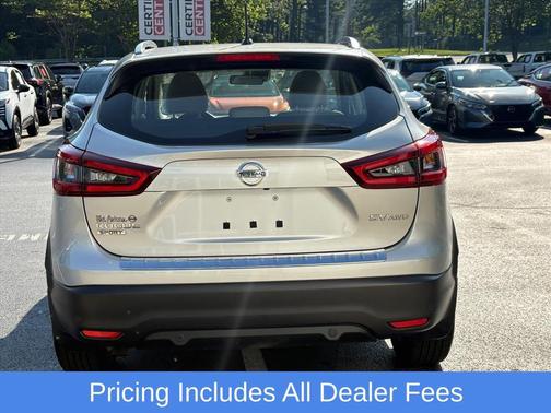 Brilliant Silver Metallic 2022 Nissan Rogue Sport SV