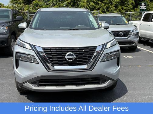 Brilliant Silver Metallic 2023 Nissan Rogue SV