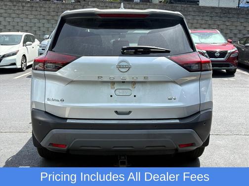 Brilliant Silver Metallic 2023 Nissan Rogue SV