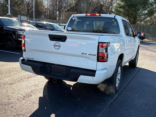 2022 Nissan Frontier SV