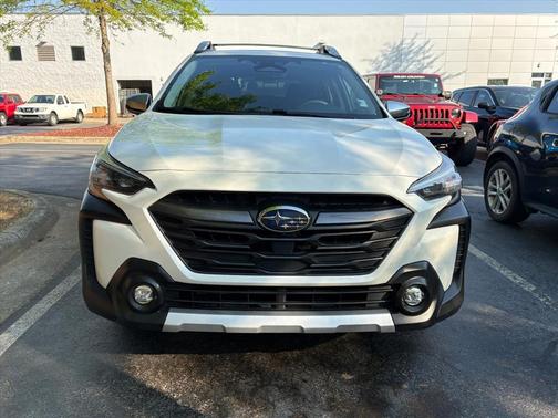 Crystal White Pearl 2023 Subaru Outback Touring XT